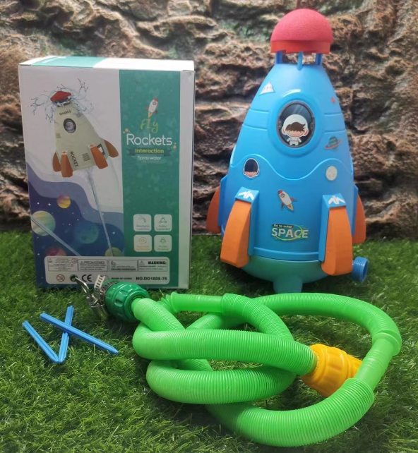 Kawaii Space Rocket Sprinkler Spinner Juguete de agua Niños Nuevo Cool
