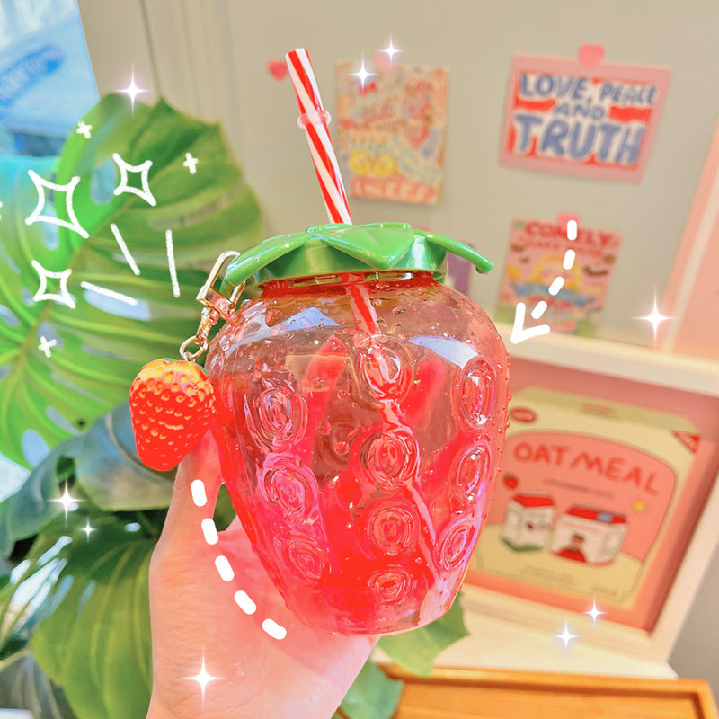 Botella de agua de fresa Kawaii, botella de agua de paja de fresa bonita de 500ml, taza de paja de café con leche PP, utensilios para beber de cocina